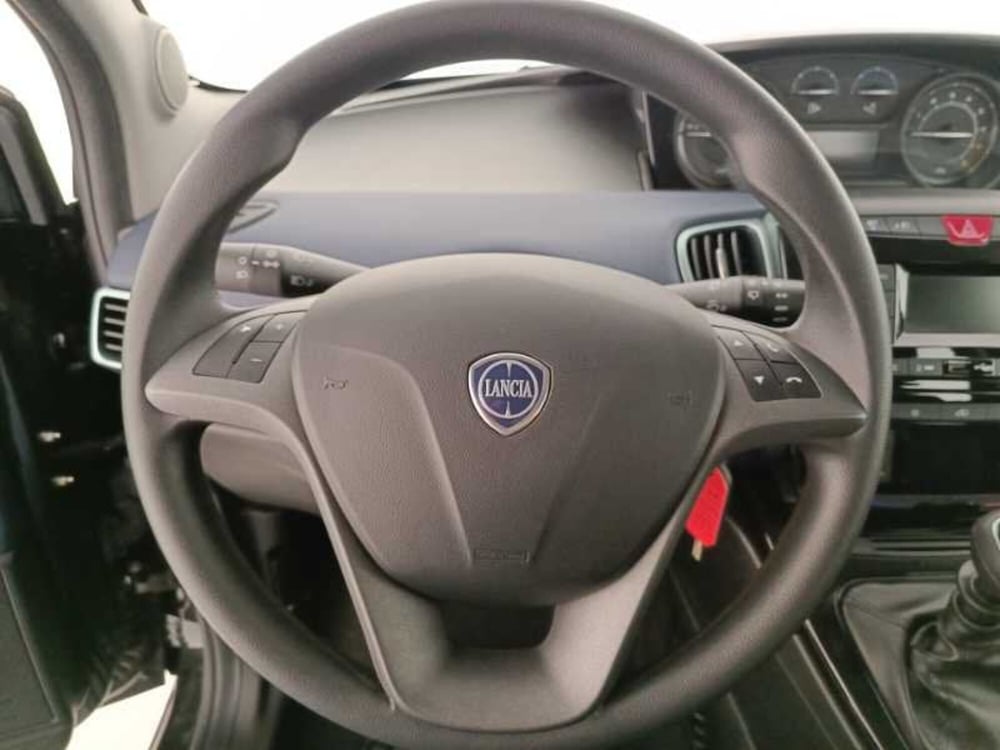 Lancia Ypsilon usata a Treviso (13)