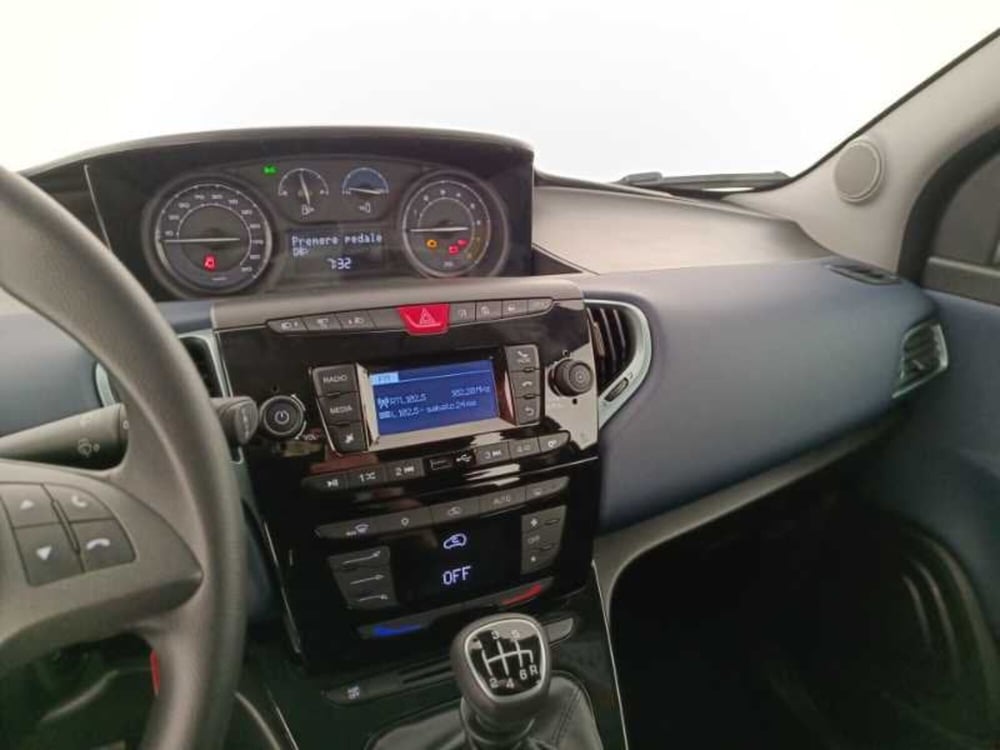 Lancia Ypsilon usata a Treviso (16)