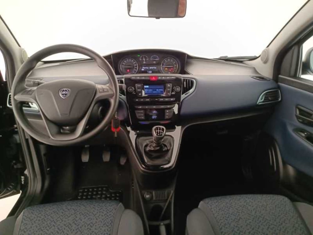 Lancia Ypsilon usata a Treviso (9)