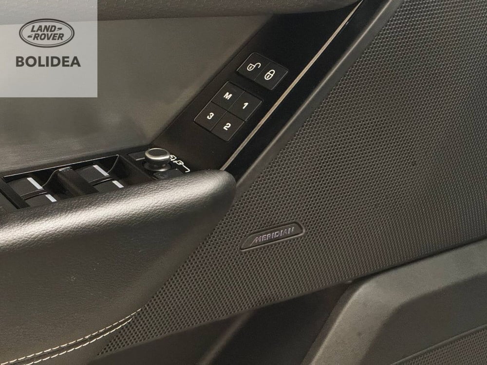 Land Rover Range Rover Velar usata a Savona (11)