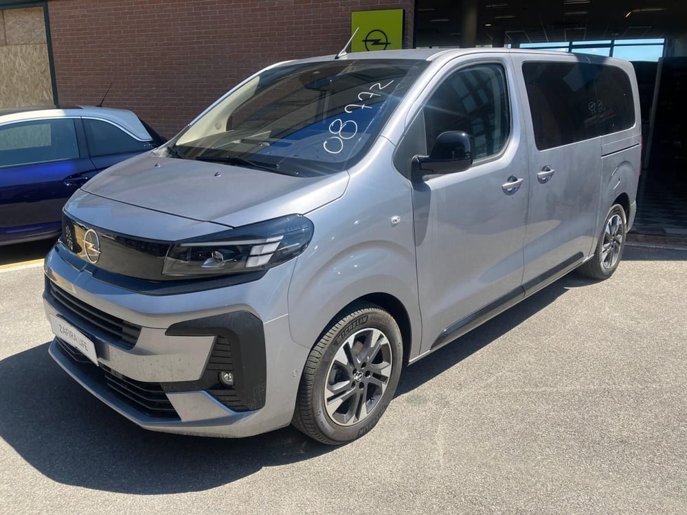 Opel Zafira Life nuova a Lucca