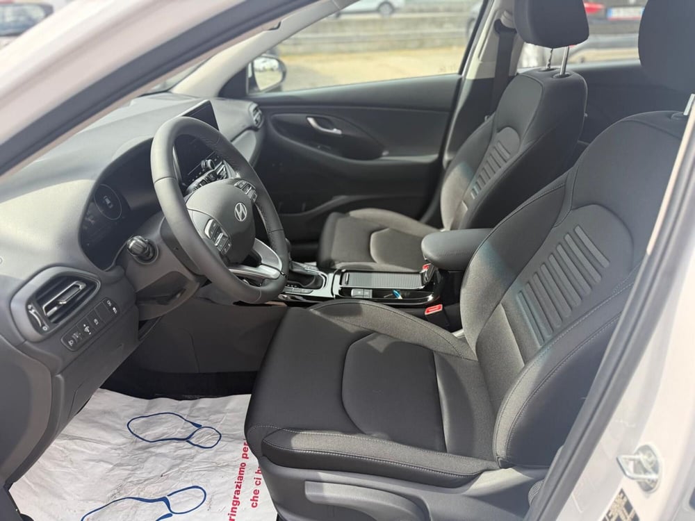 Hyundai i30 nuova a Massa-Carrara (14)