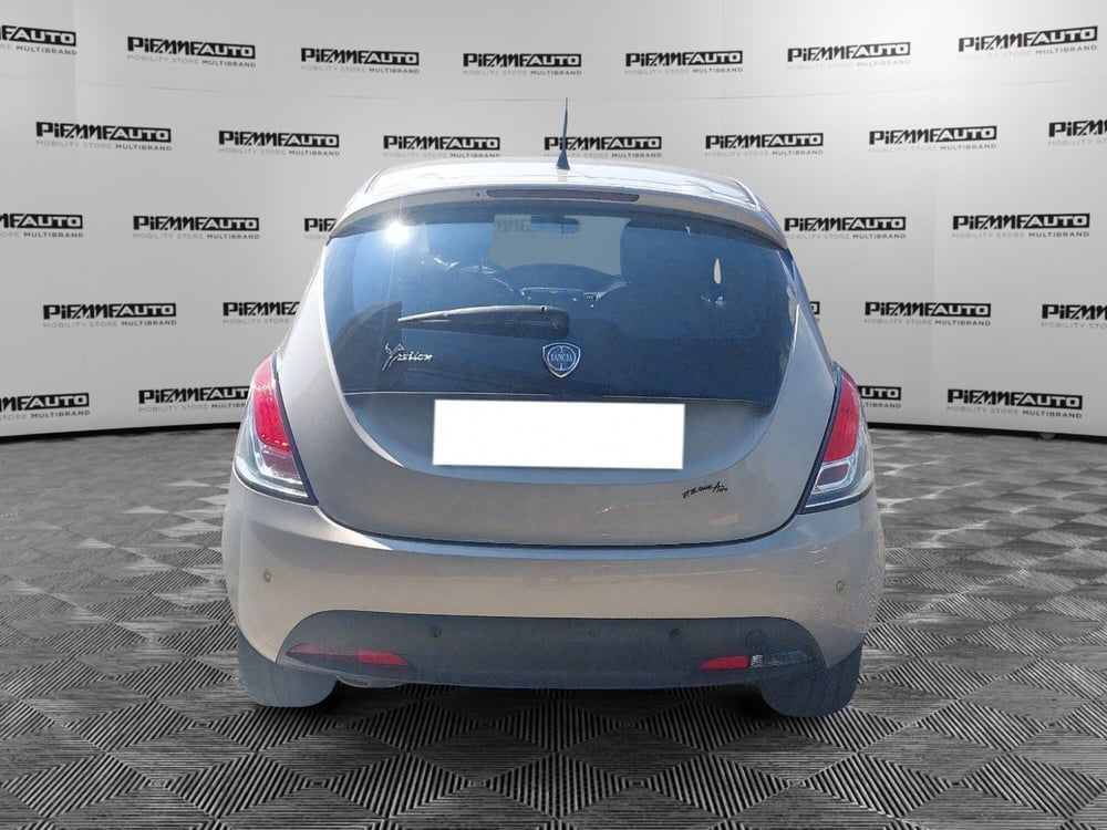 Lancia Ypsilon usata a Piacenza (4)