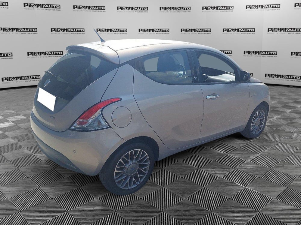 Lancia Ypsilon usata a Piacenza (5)