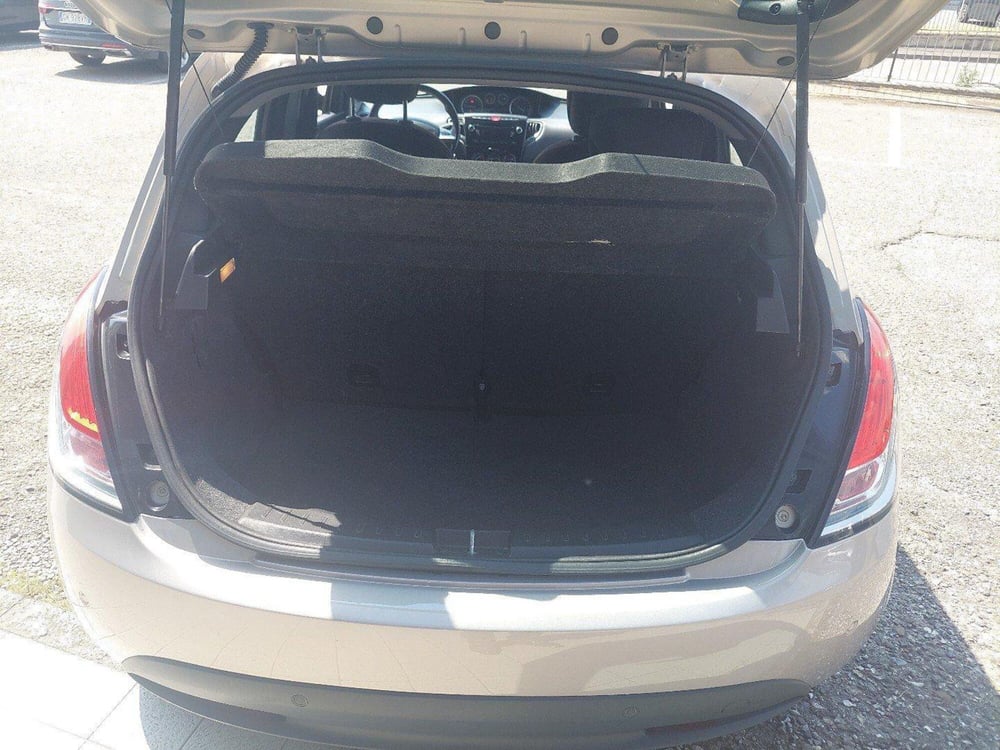 Lancia Ypsilon usata a Piacenza (8)