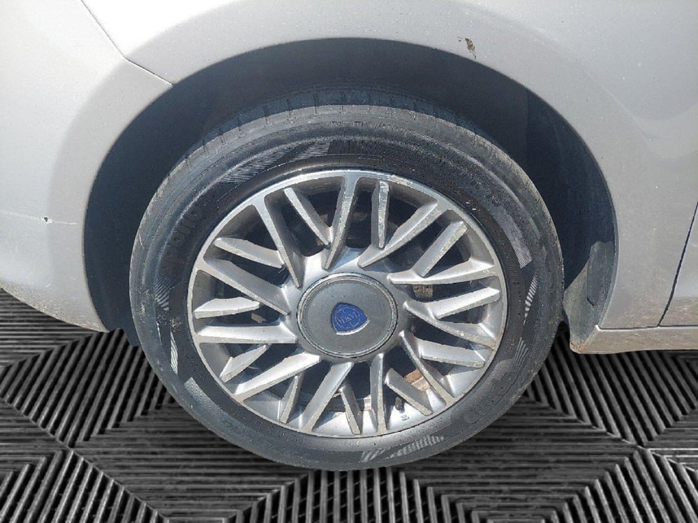 Lancia Ypsilon usata a Piacenza (9)