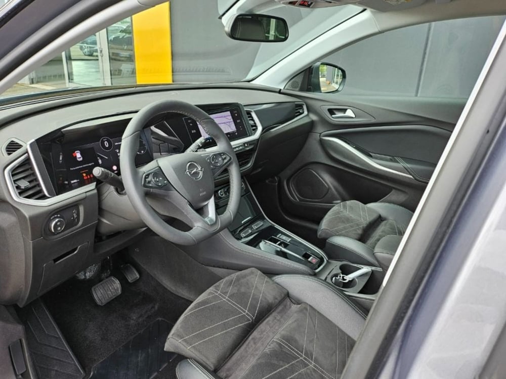 Opel Grandland usata a Foggia (9)