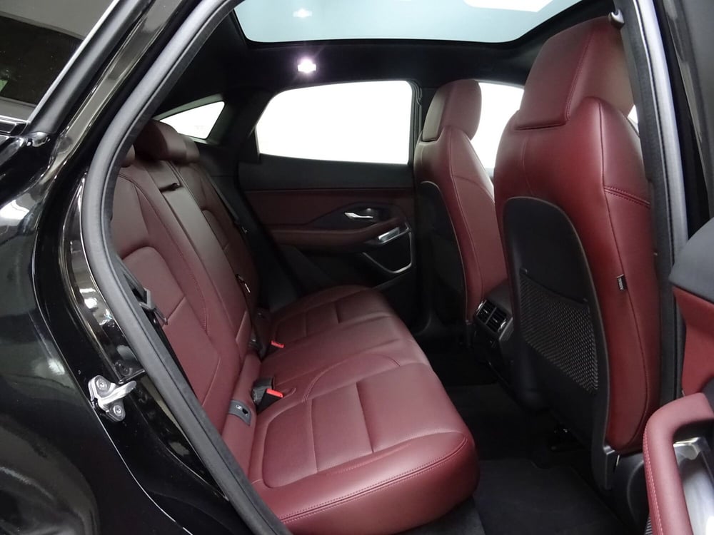 Jaguar E-Pace usata a Como (5)