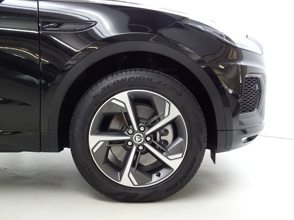 Jaguar E-Pace usata a Como (9)