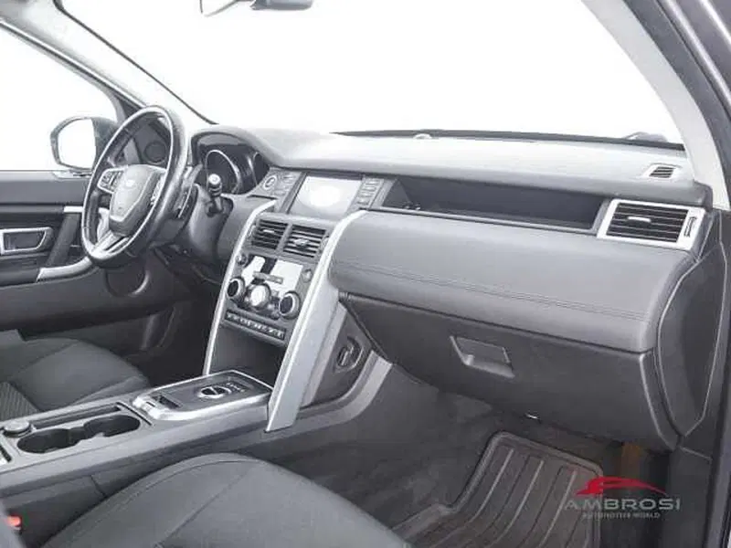 Land Rover Discovery Sport usata a Viterbo (12)