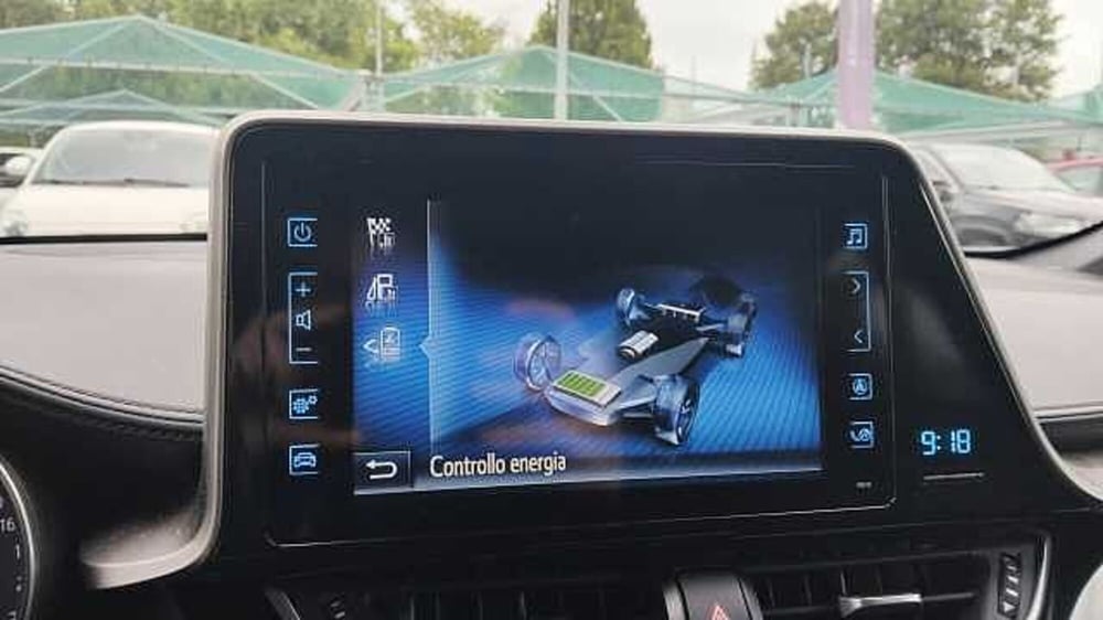 Toyota Toyota C-HR usata a Milano (12)