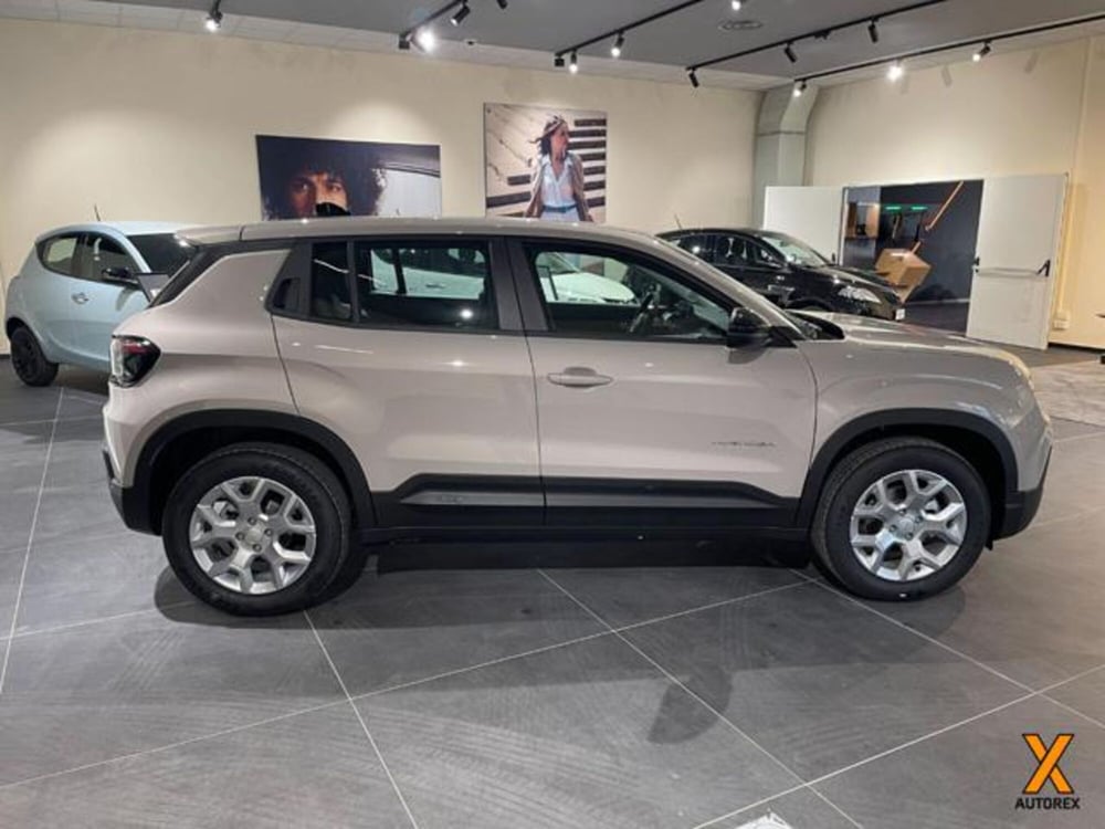 Jeep Avenger nuova a Varese (4)