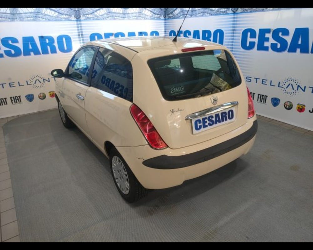 Lancia Ypsilon usata a Aosta (4)