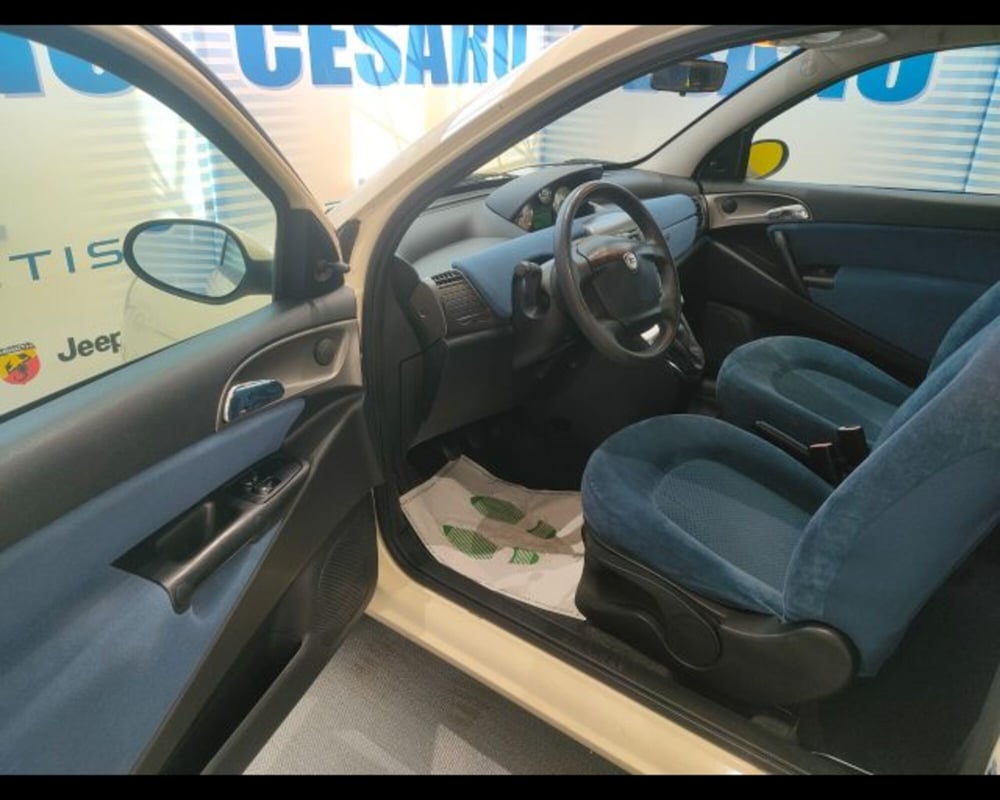 Lancia Ypsilon usata a Aosta (5)