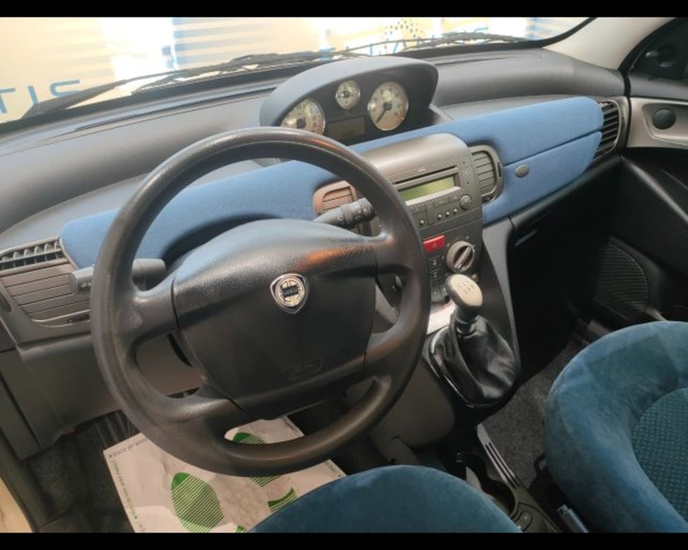 Lancia Ypsilon usata a Aosta (6)