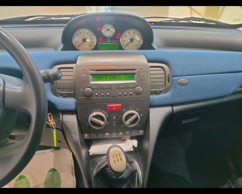 Lancia Ypsilon usata a Aosta (7)