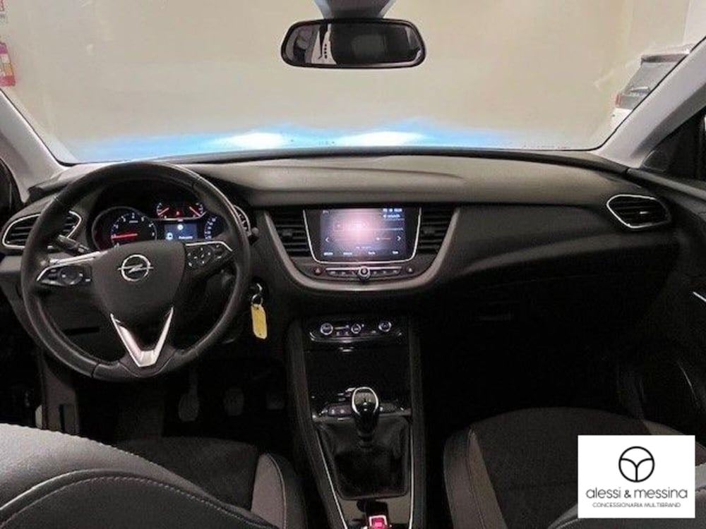 Opel Grandland X usata a Catania (11)