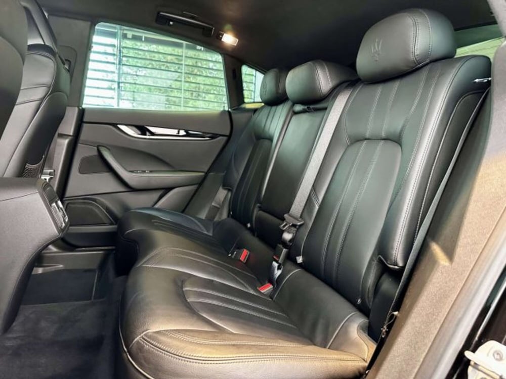 Maserati Levante usata a Torino (11)