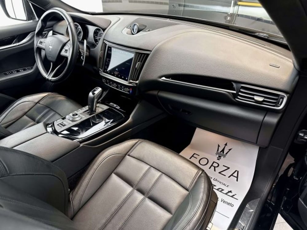 Maserati Levante usata a Torino (12)