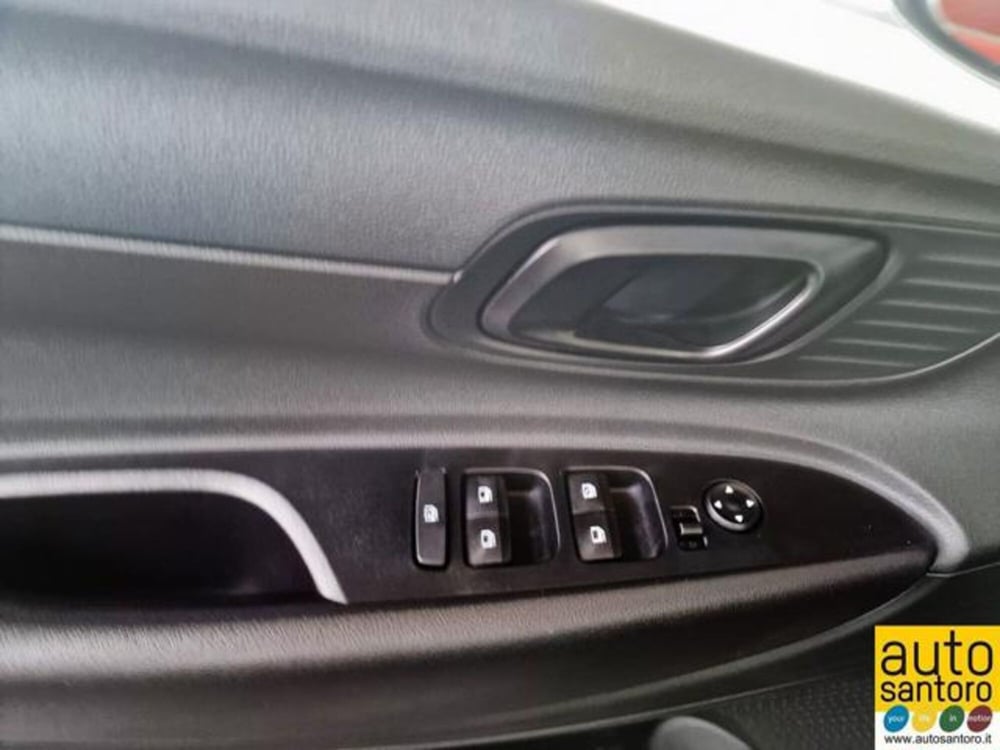 Hyundai i20 nuova a Salerno (12)