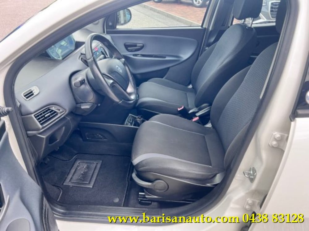 Lancia Ypsilon usata a Treviso (5)