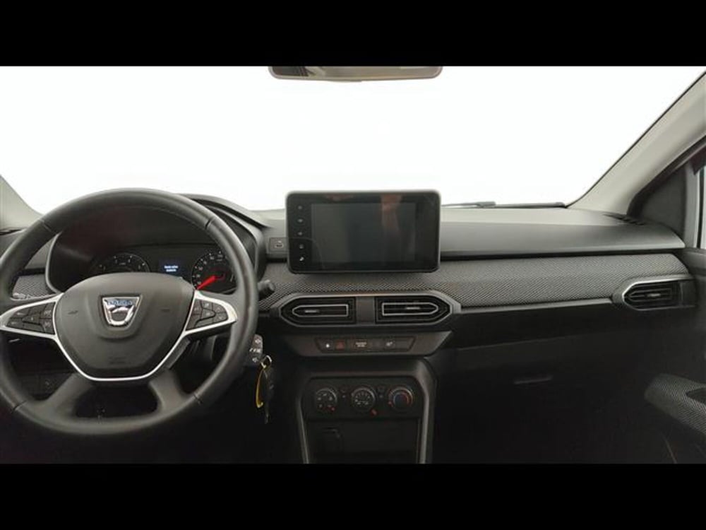 Dacia Sandero usata a Milano (11)