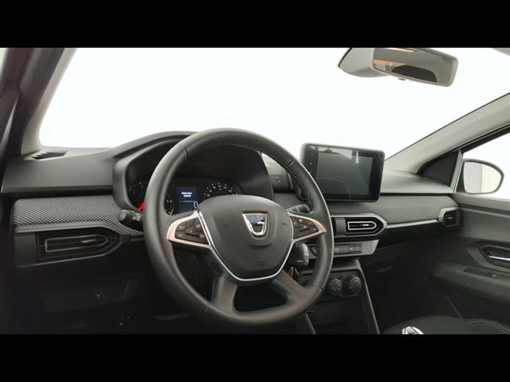 Dacia Sandero usata a Milano (8)