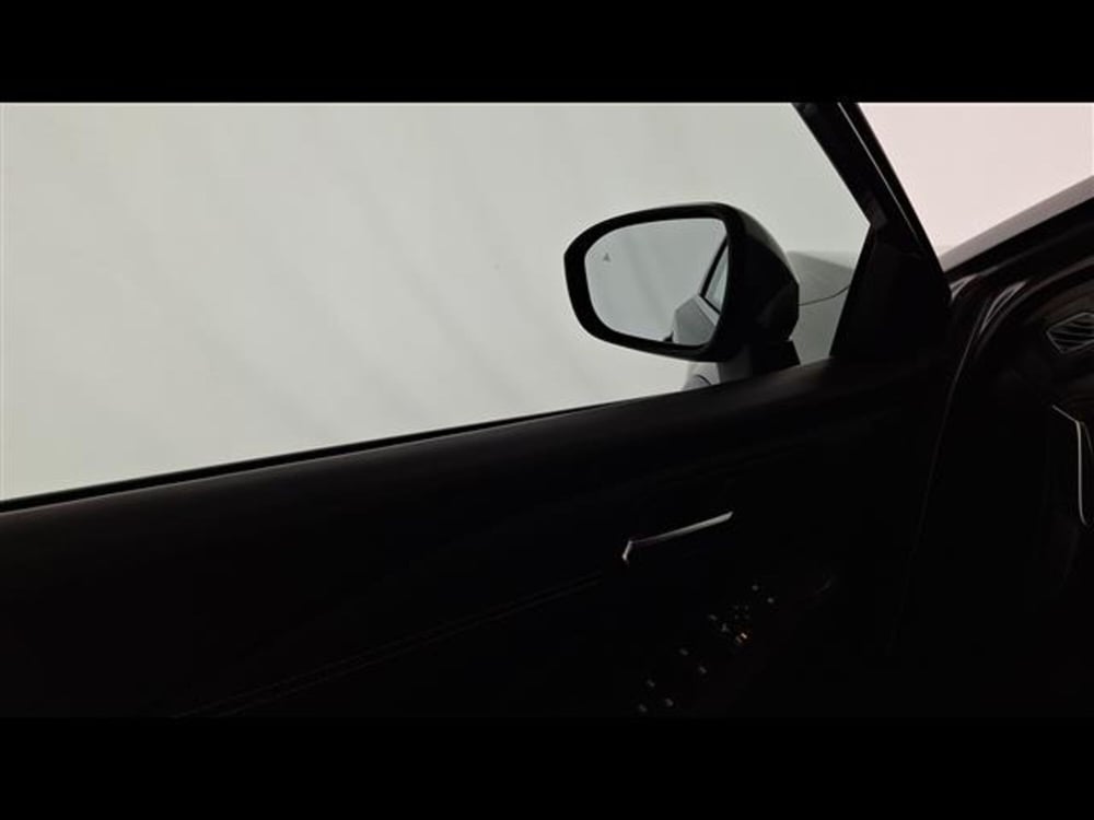 Nissan Qashqai usata a Milano (8)