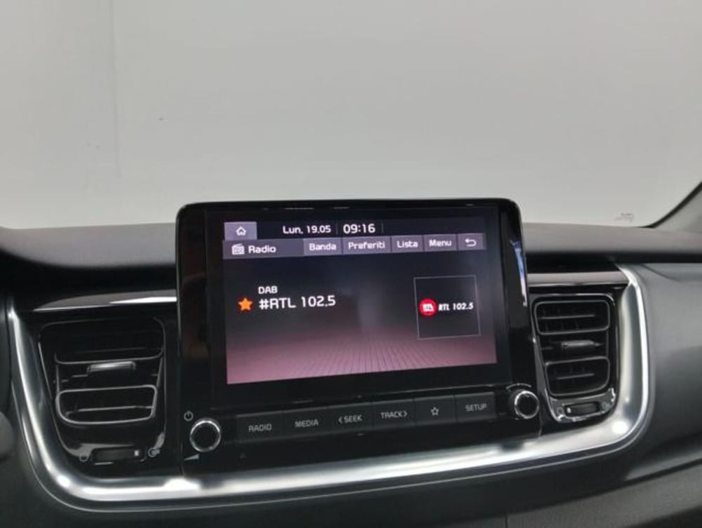 Kia Stonic usata a Como (13)