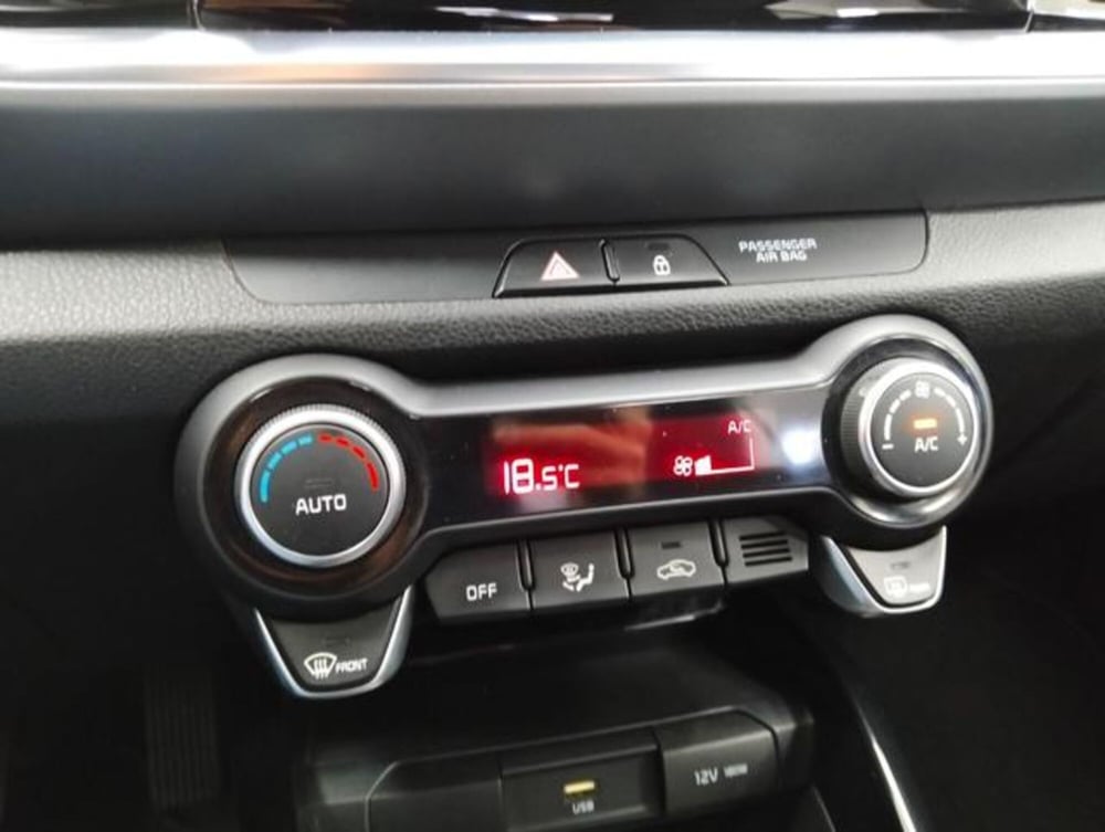 Kia Stonic usata a Como (17)