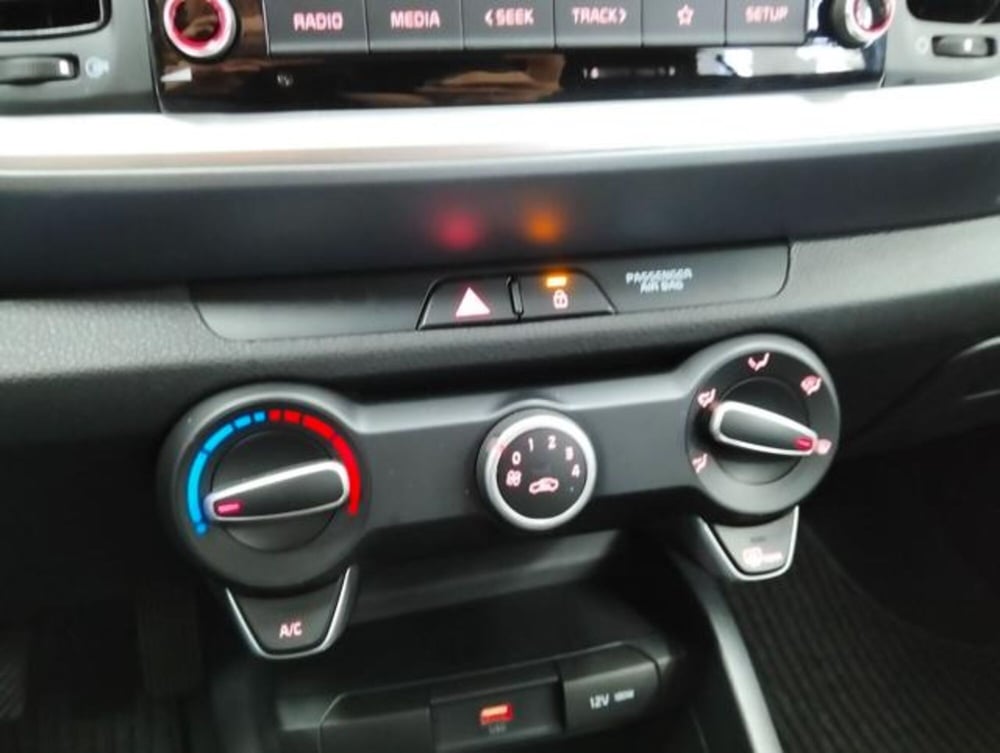 Kia Stonic usata a Como (17)