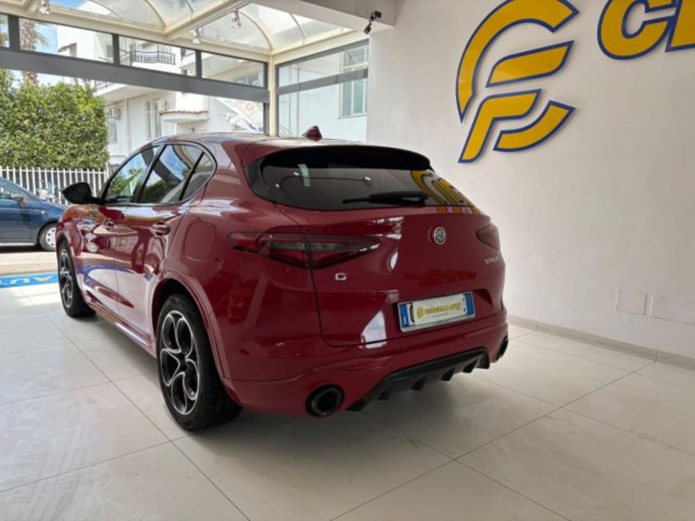 Alfa Romeo Stelvio nuova a Napoli (11)