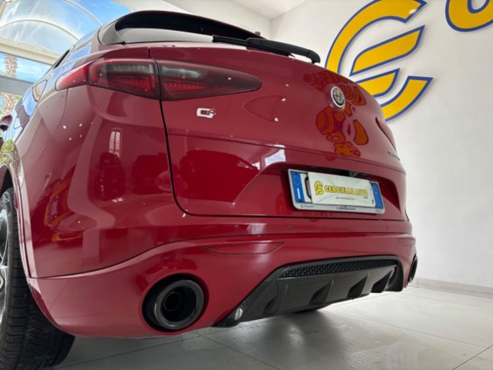 Alfa Romeo Stelvio nuova a Napoli (12)