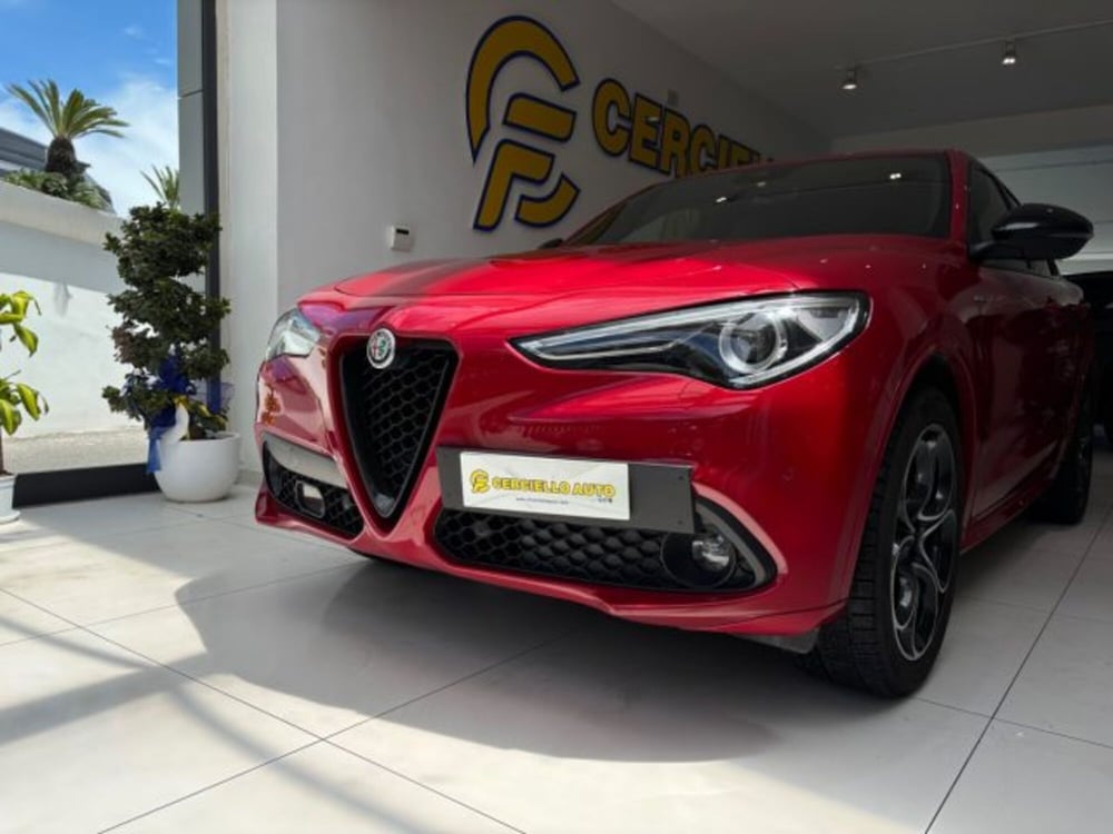 Alfa Romeo Stelvio nuova a Napoli (6)