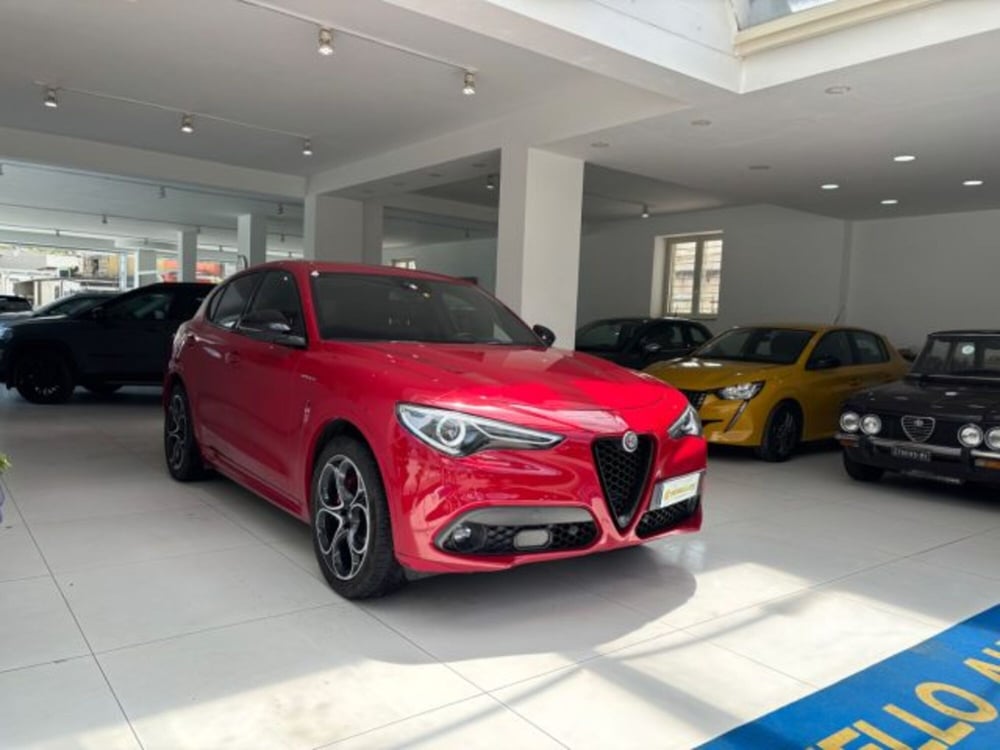 Alfa Romeo Stelvio nuova a Napoli (7)