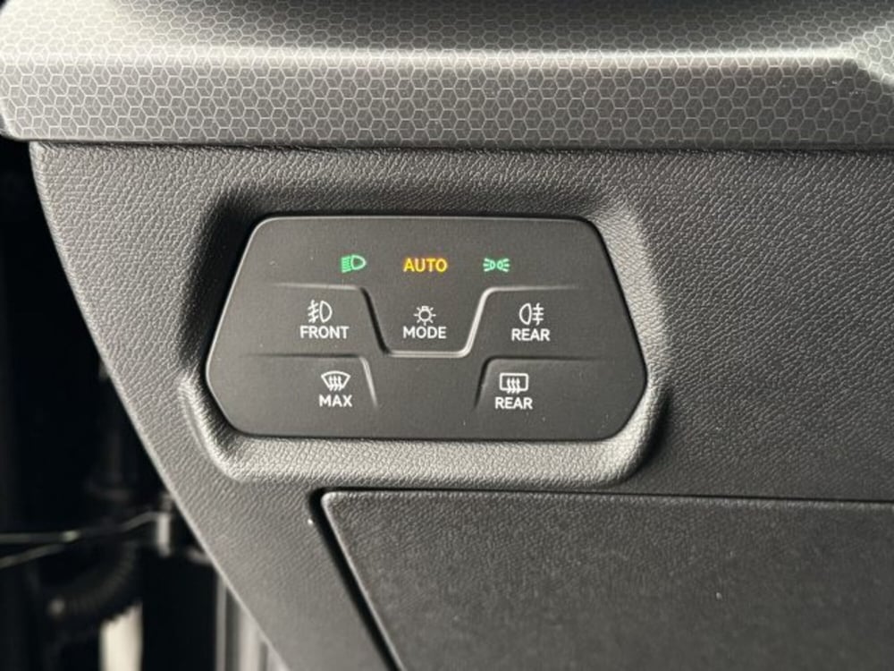 SEAT Leon nuova a Vicenza (12)