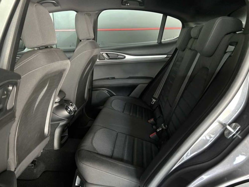 Alfa Romeo Stelvio nuova a Sondrio (10)