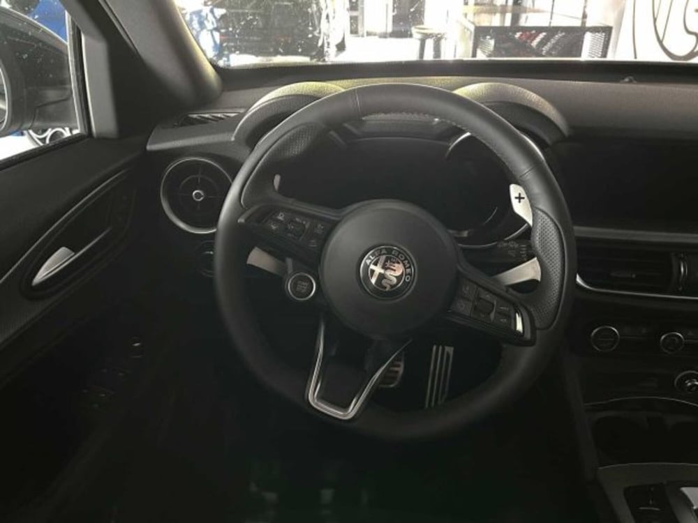 Alfa Romeo Stelvio nuova a Sondrio (12)