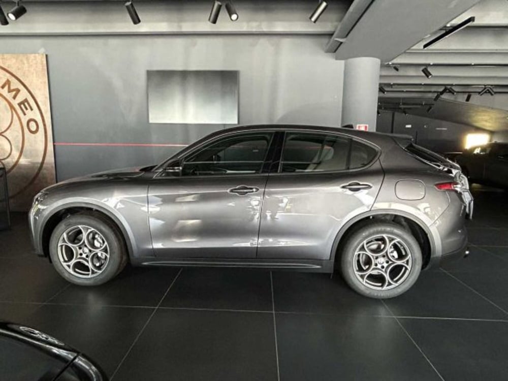 Alfa Romeo Stelvio nuova a Sondrio (2)