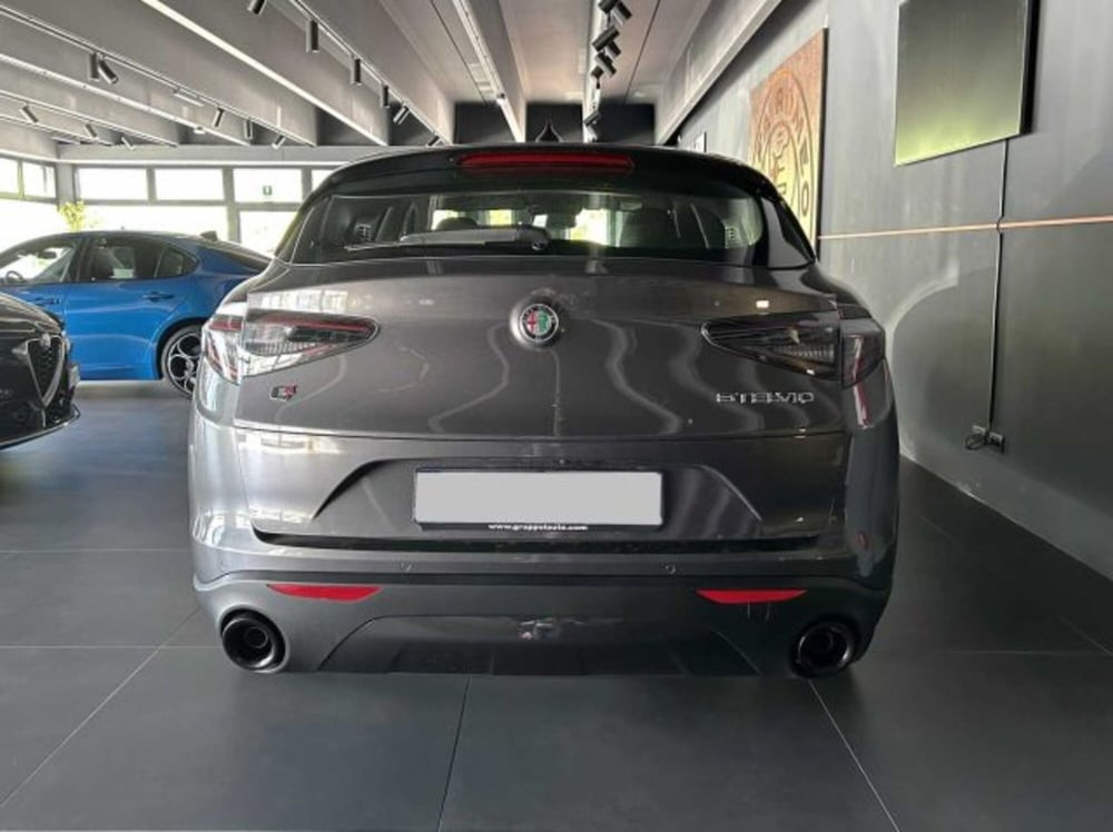 Alfa Romeo Stelvio nuova a Sondrio (4)