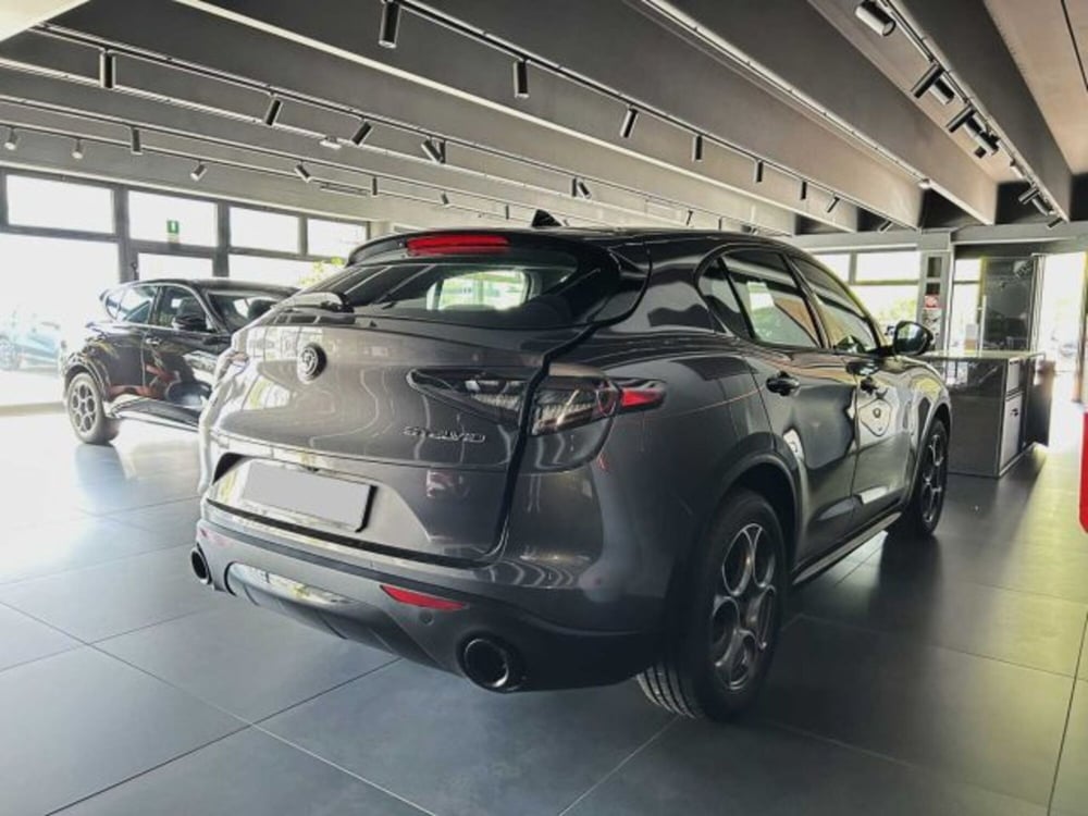 Alfa Romeo Stelvio nuova a Sondrio (5)