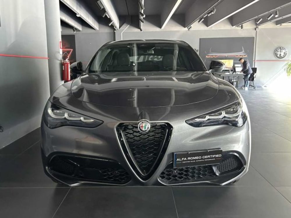 Alfa Romeo Stelvio nuova a Sondrio (7)