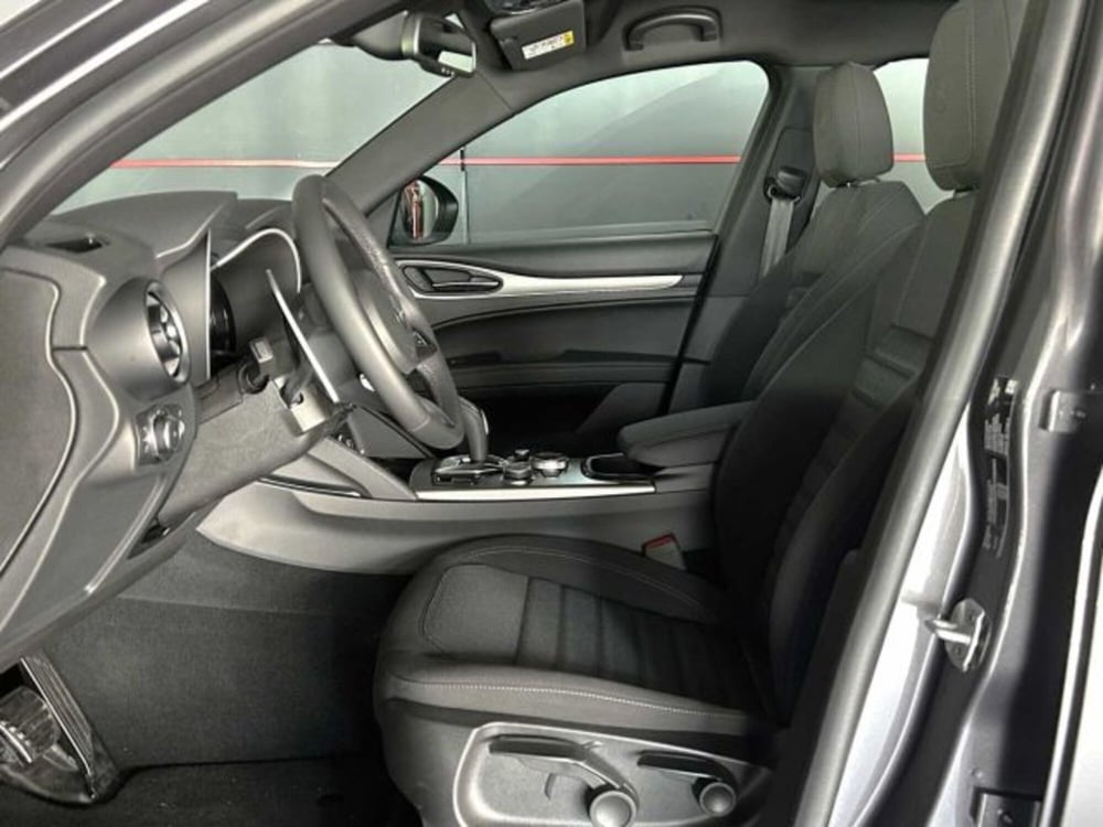 Alfa Romeo Stelvio nuova a Sondrio (9)