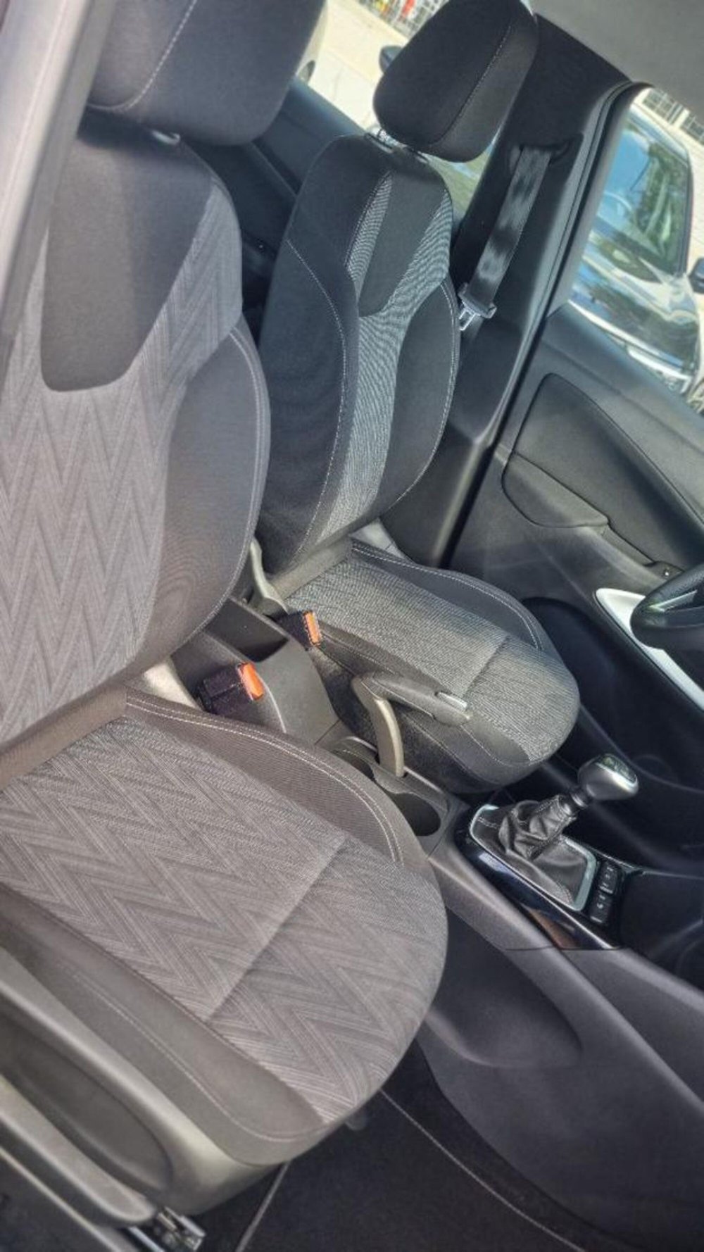 Opel Crossland X usata a Savona (16)