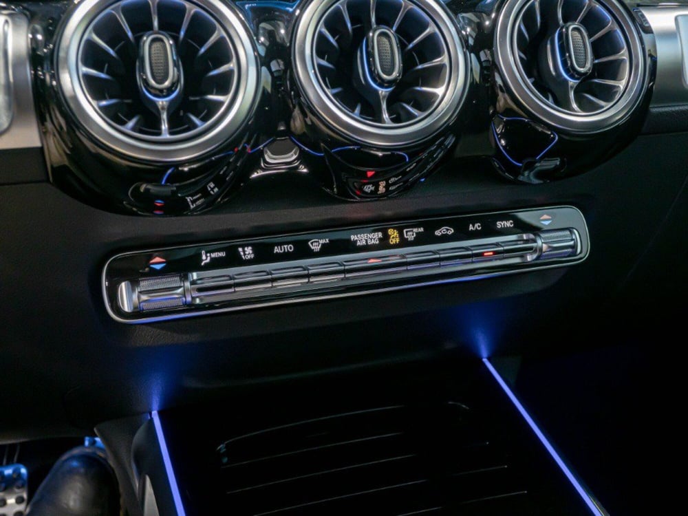 Mercedes-Benz GLB nuova a Rimini (18)