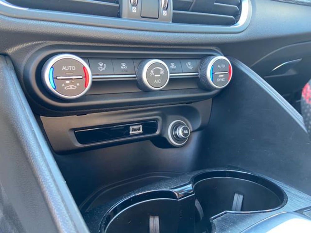 Alfa Romeo Giulia usata a Firenze (18)