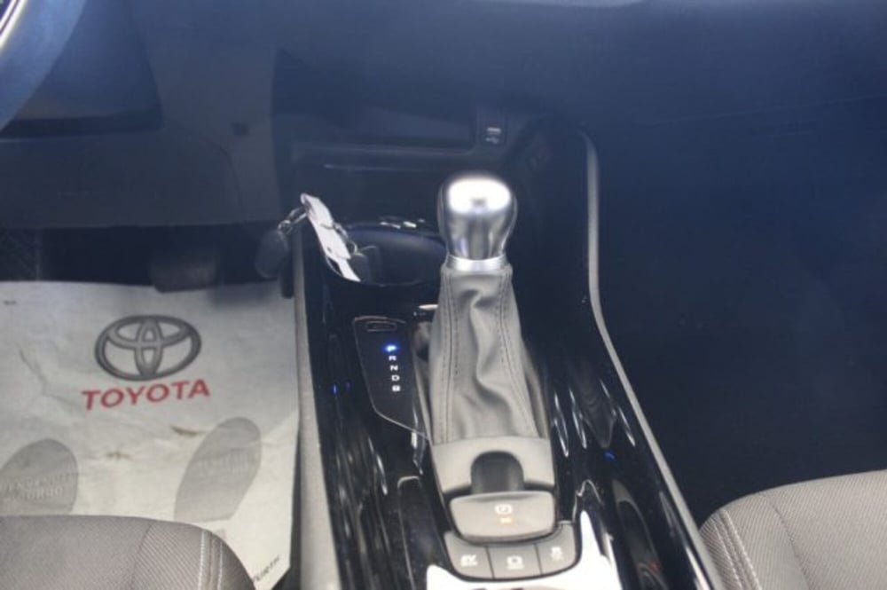 Toyota Toyota C-HR usata a Roma (15)