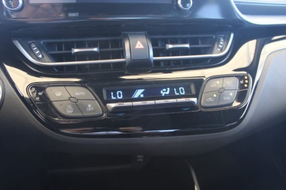 Toyota Toyota C-HR usata a Roma (16)