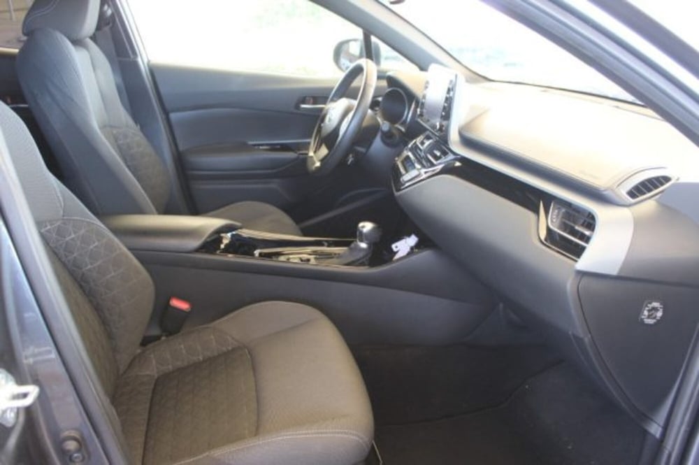Toyota Toyota C-HR usata a Roma (7)