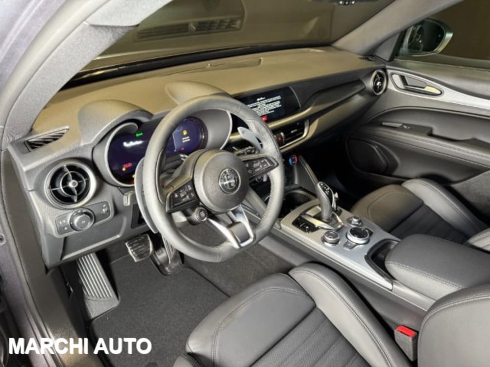 Alfa Romeo Stelvio nuova a Perugia (10)